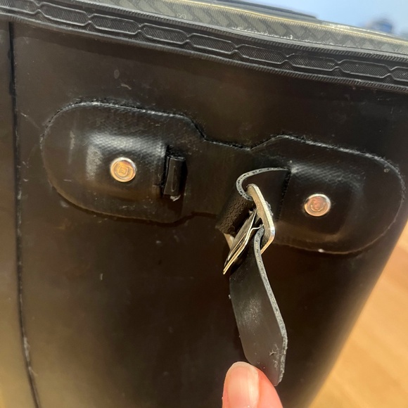 Hunter Rain Boots - Original Tall in Black size 6M/7F with Strap Flaw - Picture 2 of 10